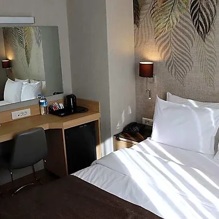 Riva Taksim 4*