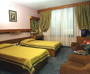 Riva Taksim 4*