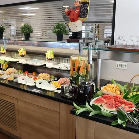 塔克西姆里瓦酒店 4*